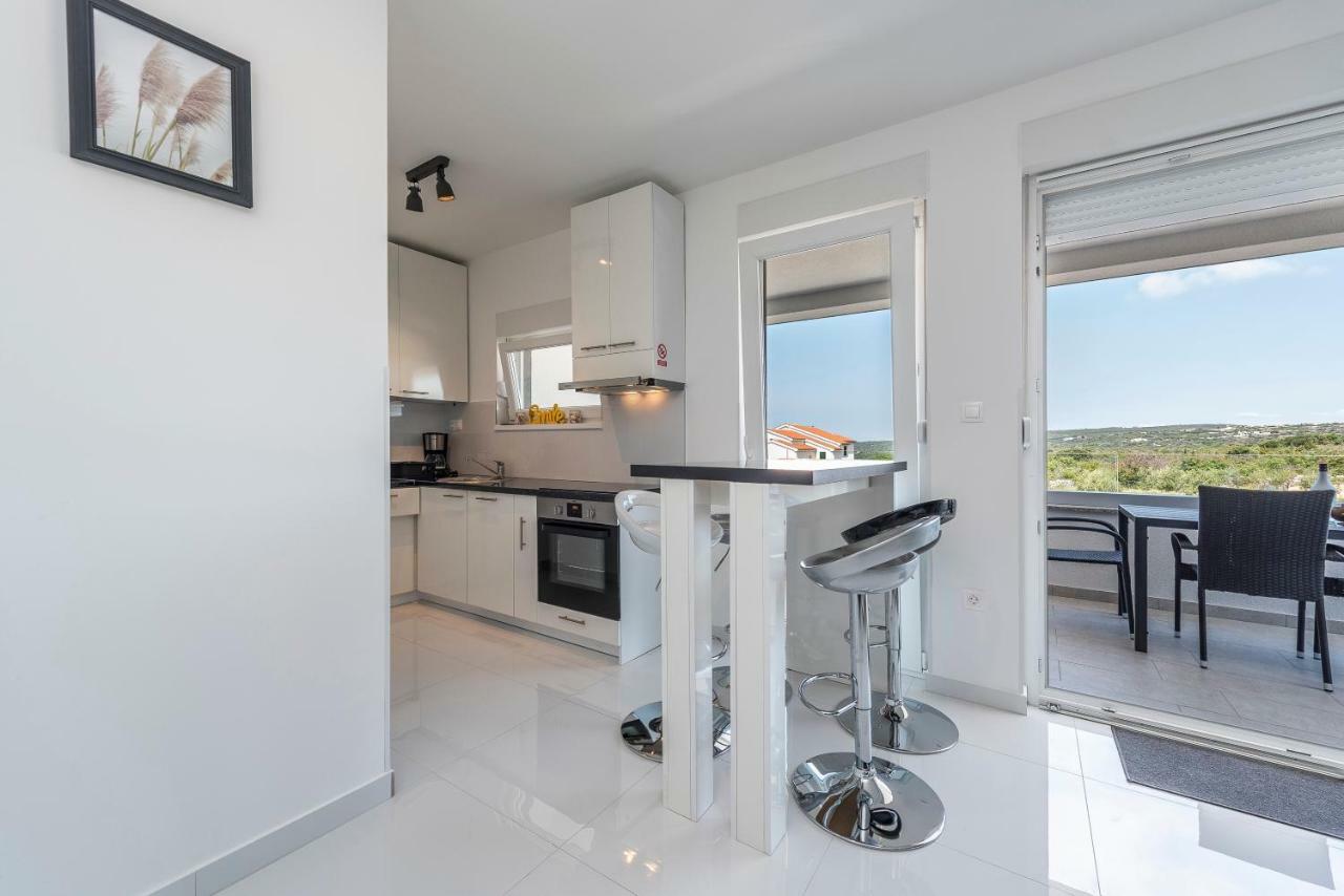 Adris 2 Luxury Modern Apartment With A Pool Novalja Bagian luar foto