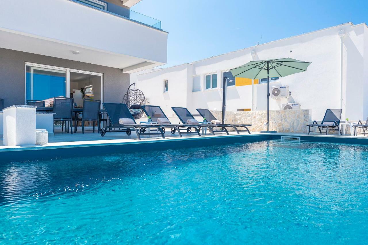 Adris 2 Luxury Modern Apartment With A Pool Novalja Bagian luar foto
