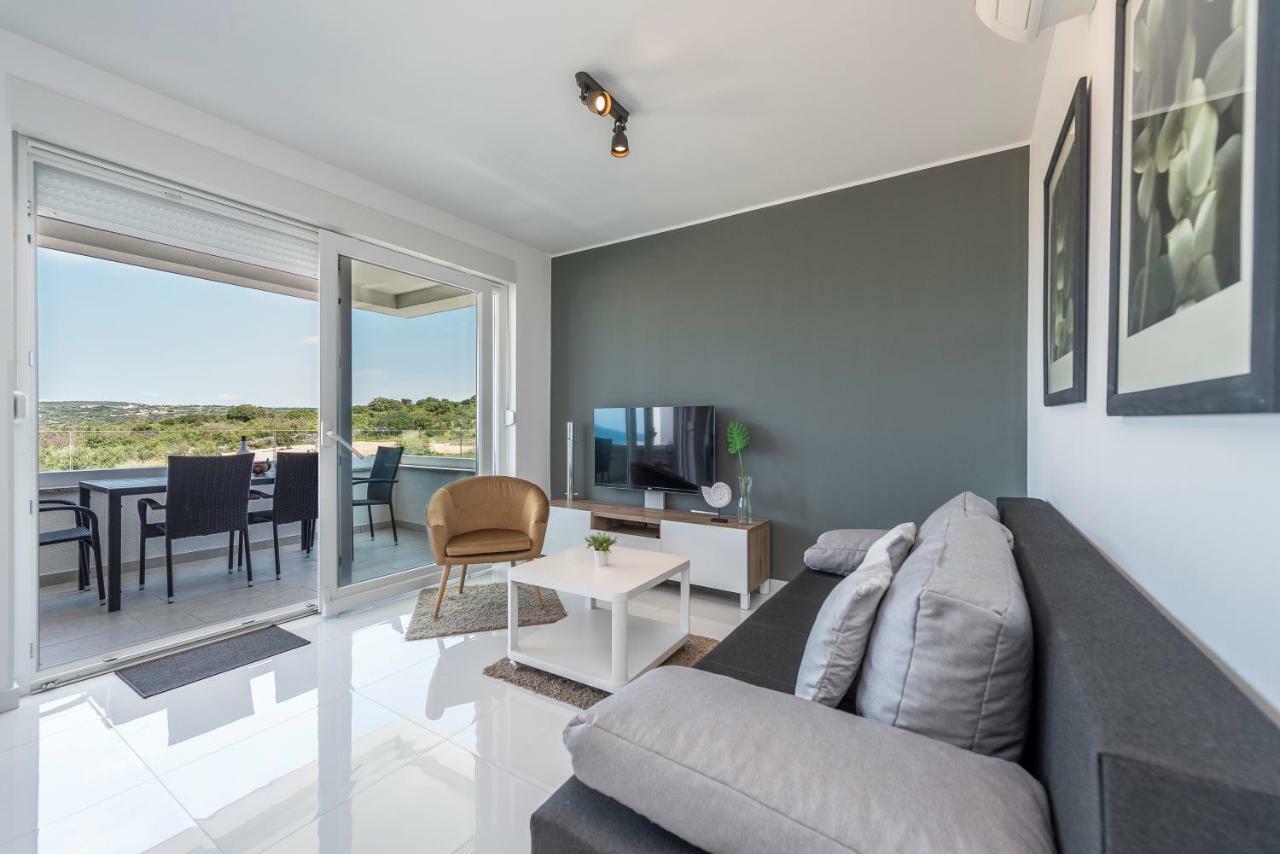 Adris 2 Luxury Modern Apartment With A Pool Novalja Bagian luar foto