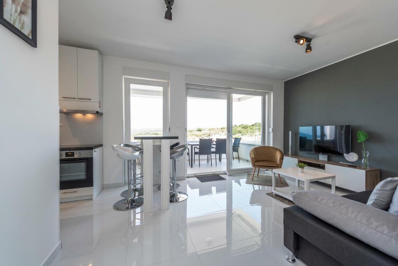 Adris 2 Luxury Modern Apartment With A Pool Novalja Bagian luar foto