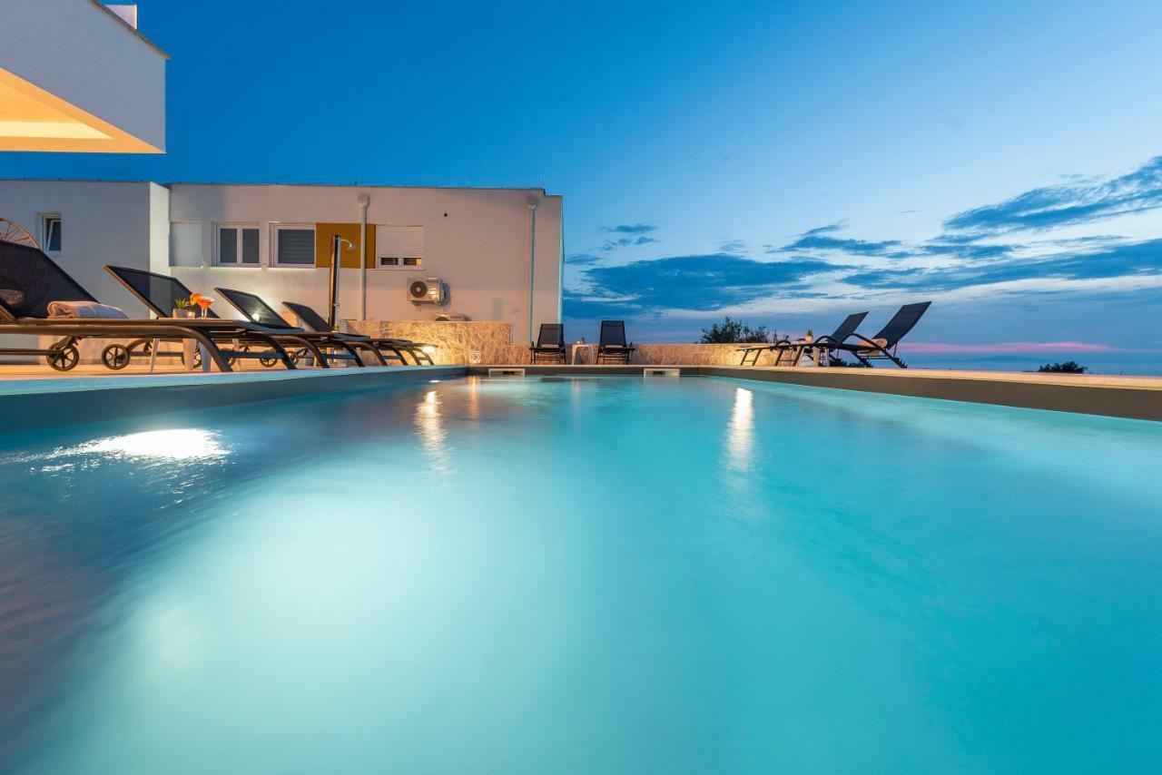Adris 2 Luxury Modern Apartment With A Pool Novalja Bagian luar foto