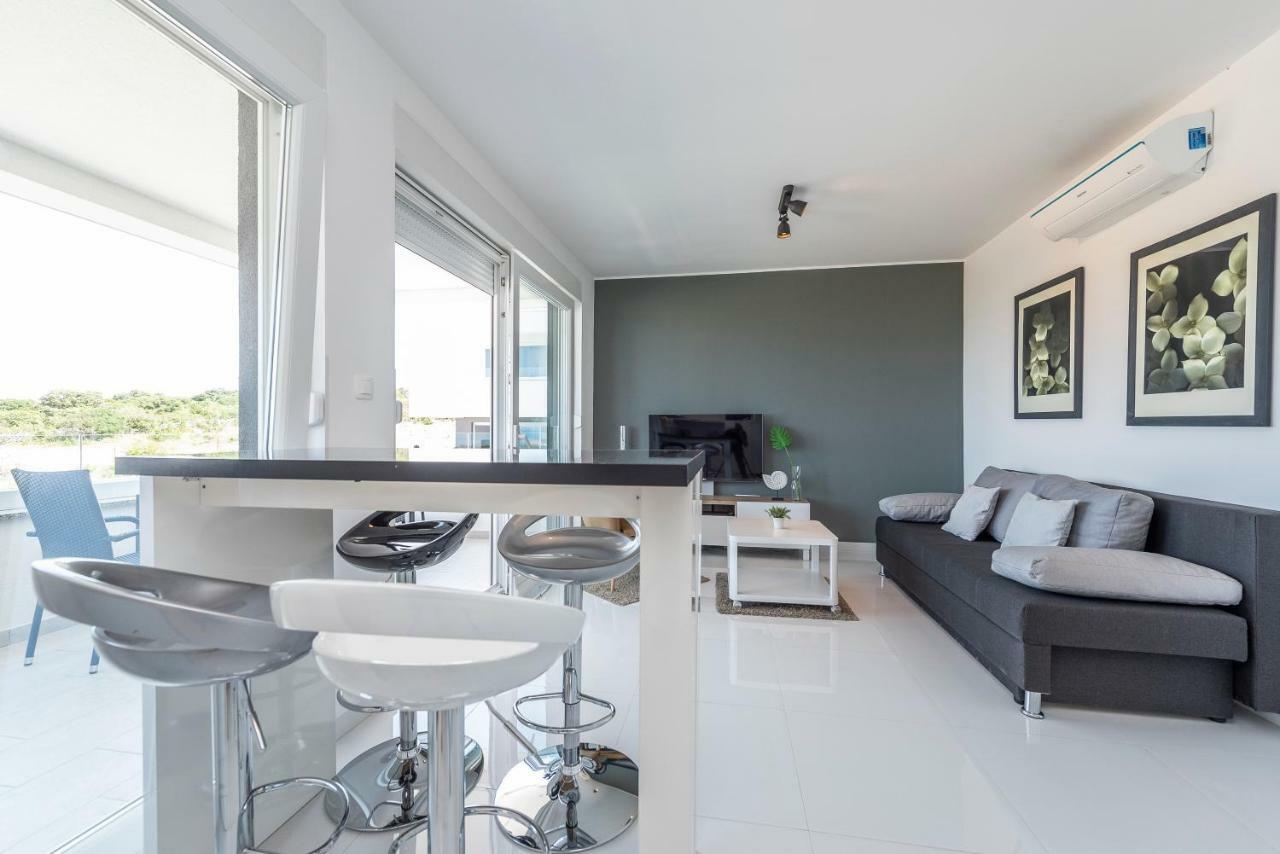 Adris 2 Luxury Modern Apartment With A Pool Novalja Bagian luar foto
